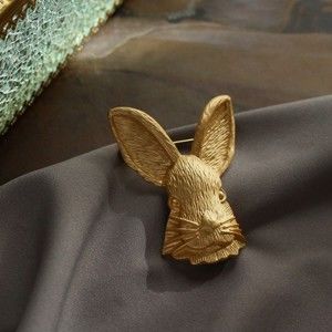 New Retro elegant‎ Matte Metal cute rabbit Portrait Brooches Golden new Easte…